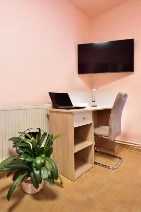 Hotel Nika Beds Pardubice Zewnętrze zdjęcie
